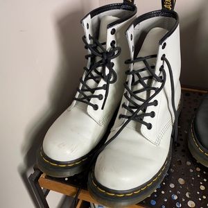 DOC MARTENS